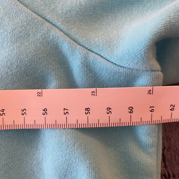 Under Armour light blue sweat shirt - Picture 2 of 7